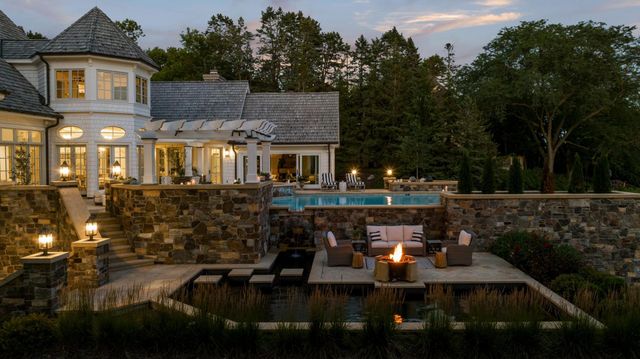 7317 Auto Club Road, Bloomington, MN 55438