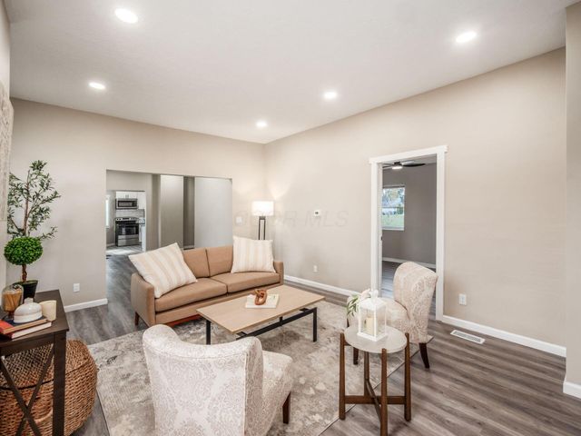 3543 Cleveland Avenue, Grove City, OH 43123