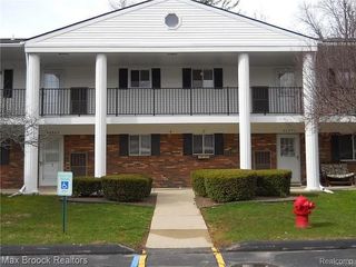 42556 Plymouth Hollow Drive, Plymouth Charter Township, MI 48170