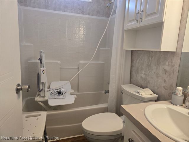 1017 W Virginia Drive, Sebring, FL 33870