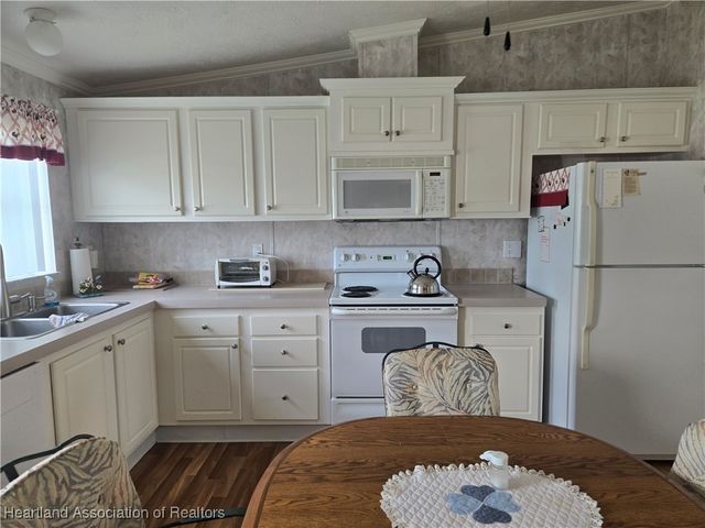 1017 W Virginia Drive, Sebring, FL 33870
