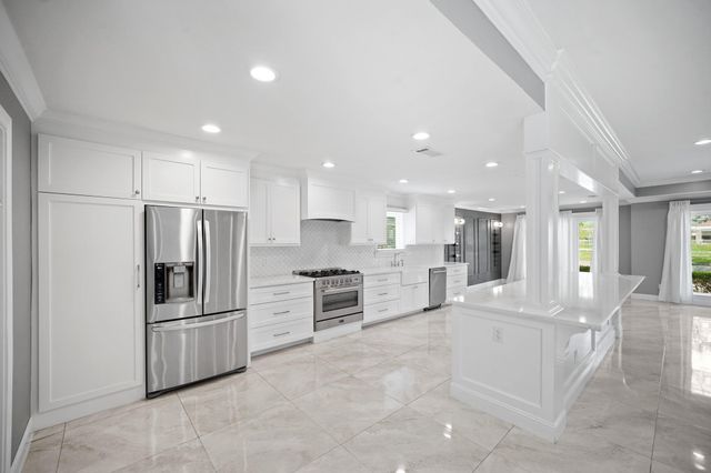 6215 S Braeswood Boulevard, Houston, TX 77096