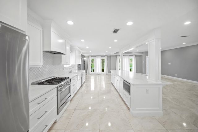 6215 S Braeswood Boulevard, Houston, TX 77096
