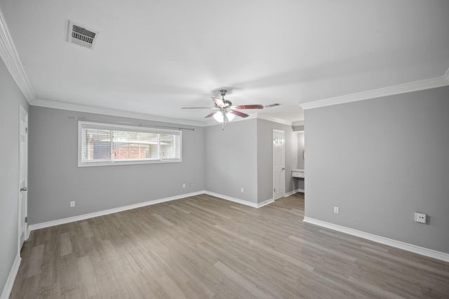 6215 S Braeswood Boulevard, Houston, TX 77096