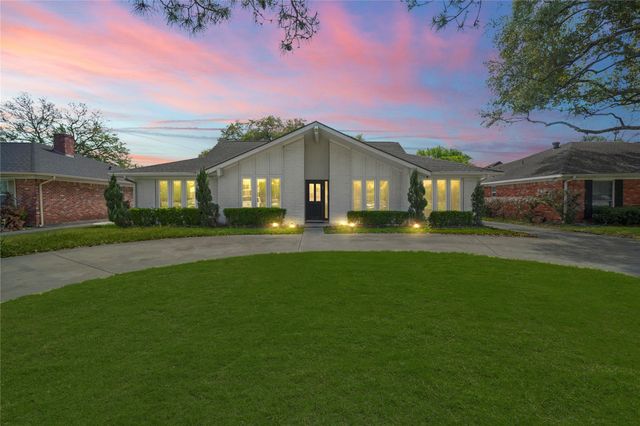 6215 S Braeswood Boulevard, Houston, TX 77096