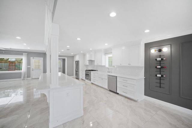 6215 S Braeswood Boulevard, Houston, TX 77096