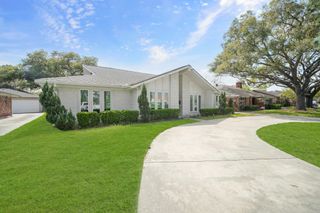 6215 S Braeswood Boulevard, Houston, TX 77096