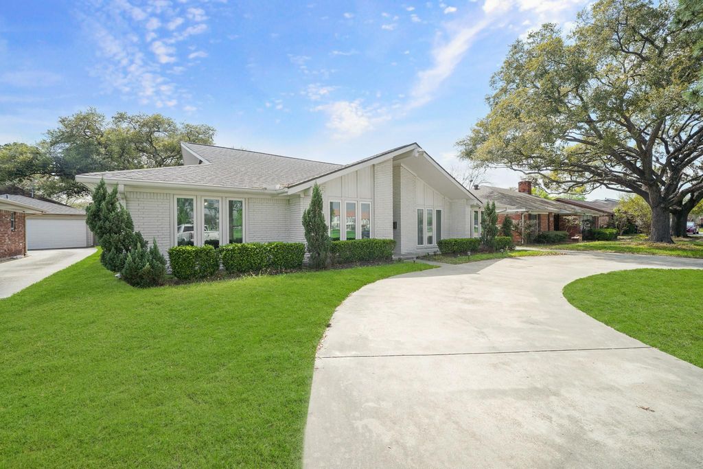6215 S Braeswood Boulevard, Houston, TX 77096
