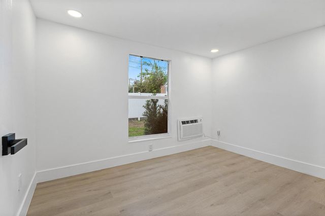 107 SW 4TH Avenue, Delray Beach, FL 33444