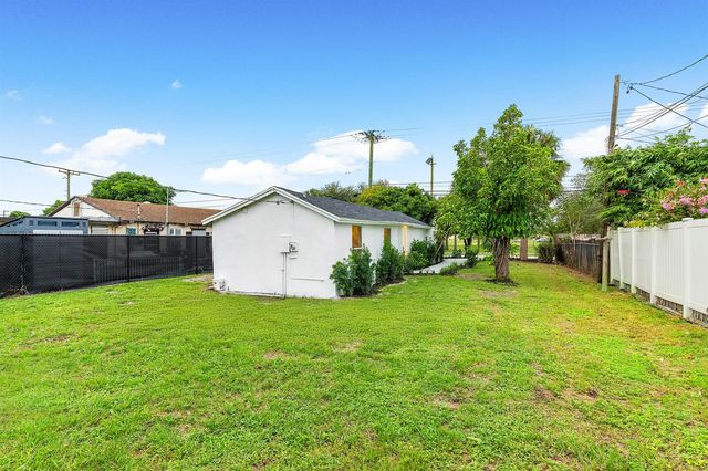 107 SW 4TH Avenue, Delray Beach, FL 33444