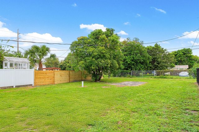 107 SW 4TH Avenue, Delray Beach, FL 33444