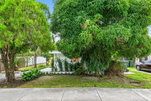 107 SW 4TH Avenue, Delray Beach, FL 33444