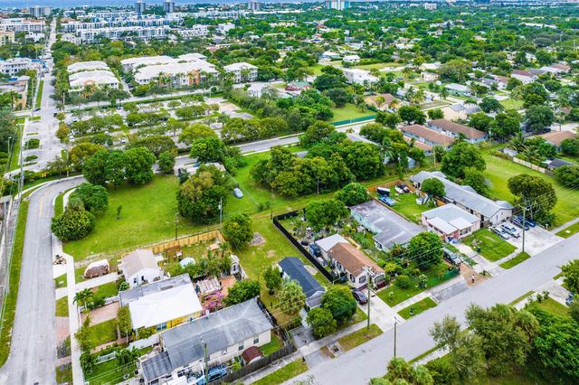 107 SW 4TH Avenue, Delray Beach, FL 33444
