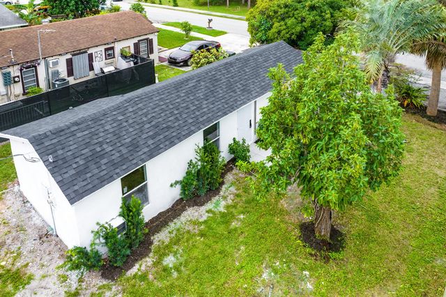 107 SW 4TH Avenue, Delray Beach, FL 33444