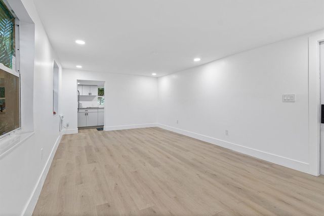 107 SW 4TH Avenue, Delray Beach, FL 33444