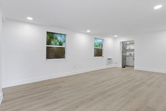 107 SW 4TH Avenue, Delray Beach, FL 33444