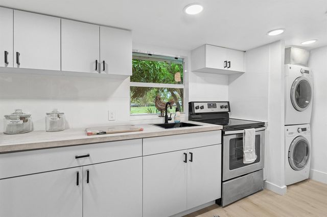 107 SW 4TH Avenue, Delray Beach, FL 33444