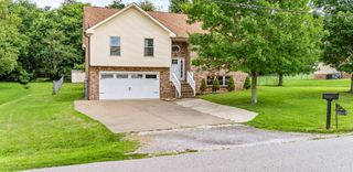 2217 Kim Dr, Clarksville, TN 37043