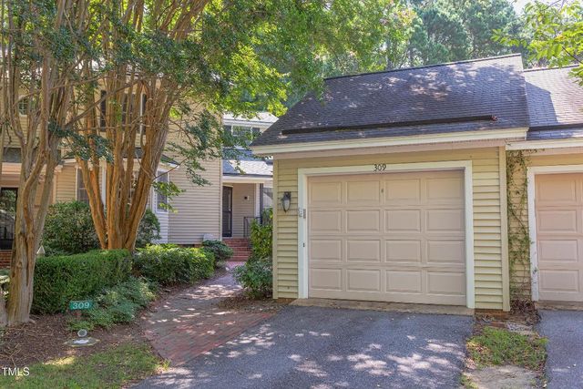 309 Baneberry Close, Pittsboro, NC 27312