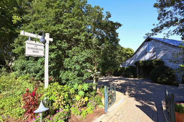 309 Baneberry Close, Pittsboro, NC 27312