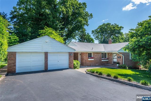 110 Woodlawn Avenue, Clifton, NJ 07013