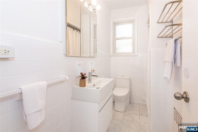 110 Woodlawn Avenue, Clifton, NJ 07013
