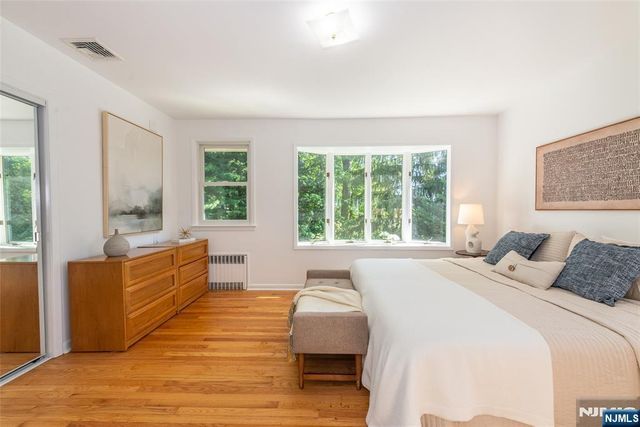 110 Woodlawn Avenue, Clifton, NJ 07013