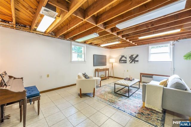 110 Woodlawn Avenue, Clifton, NJ 07013