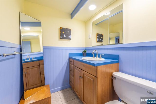 110 Woodlawn Avenue, Clifton, NJ 07013