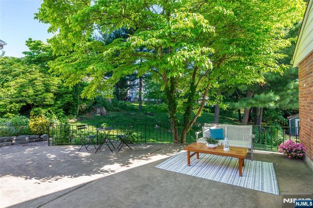 110 Woodlawn Avenue, Clifton, NJ 07013
