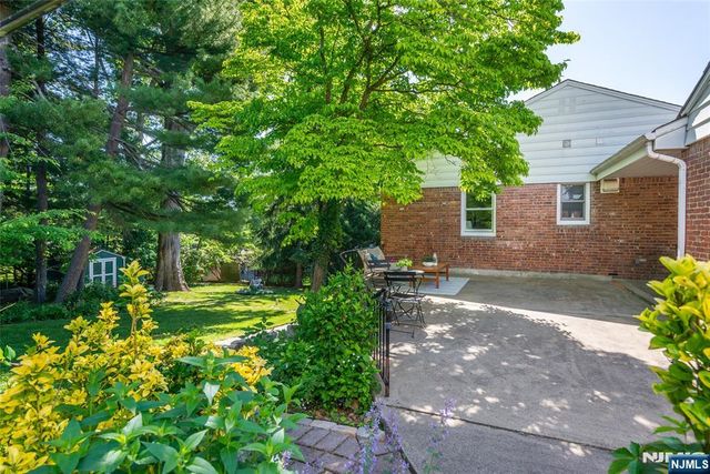 110 Woodlawn Avenue, Clifton, NJ 07013