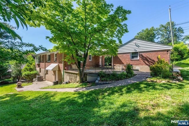 110 Woodlawn Avenue, Clifton, NJ 07013