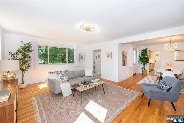 110 Woodlawn Avenue, Clifton, NJ 07013