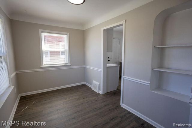 20813 Universal Avenue, Eastpointe, MI 48021