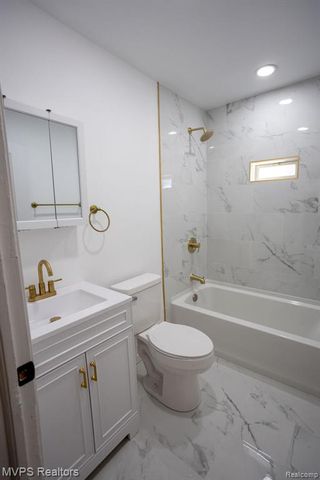 20813 Universal Avenue, Eastpointe, MI 48021