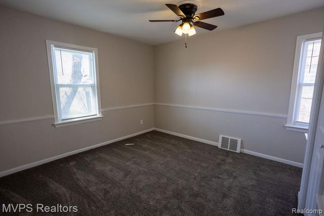 20813 Universal Avenue, Eastpointe, MI 48021