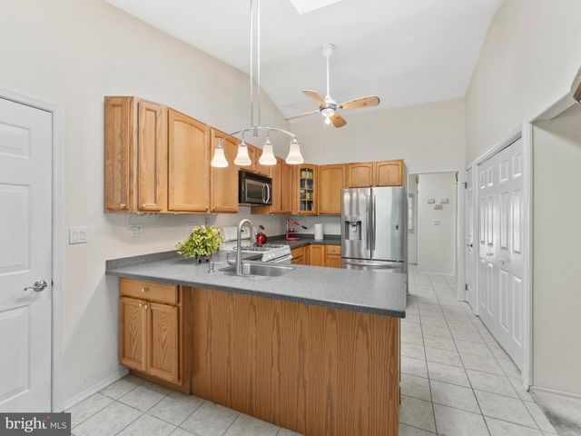 2 WINDMILL CT, Columbus, NJ 08022