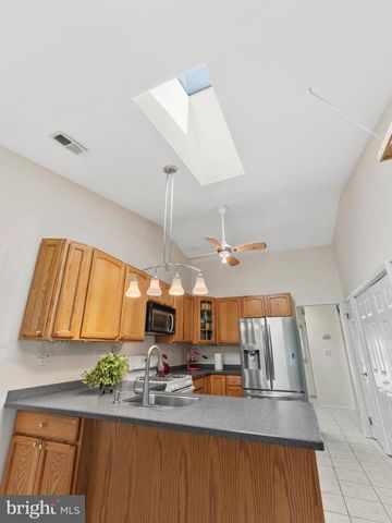 2 WINDMILL CT, Columbus, NJ 08022