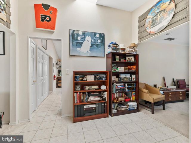 2 WINDMILL CT, Columbus, NJ 08022