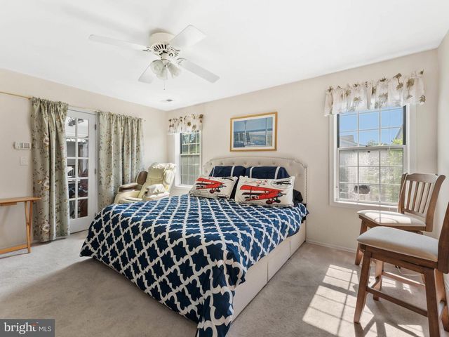 2 WINDMILL CT, Columbus, NJ 08022