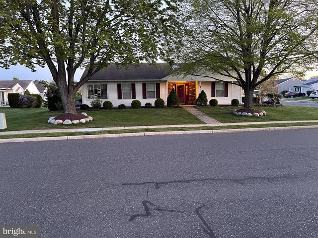 2 WINDMILL CT, Columbus, NJ 08022