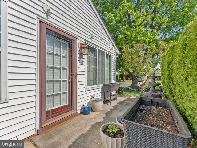 2 WINDMILL CT, Columbus, NJ 08022