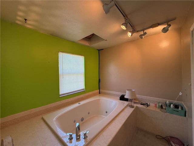 314 Canterbury Ct, Oakmont, PA 15139