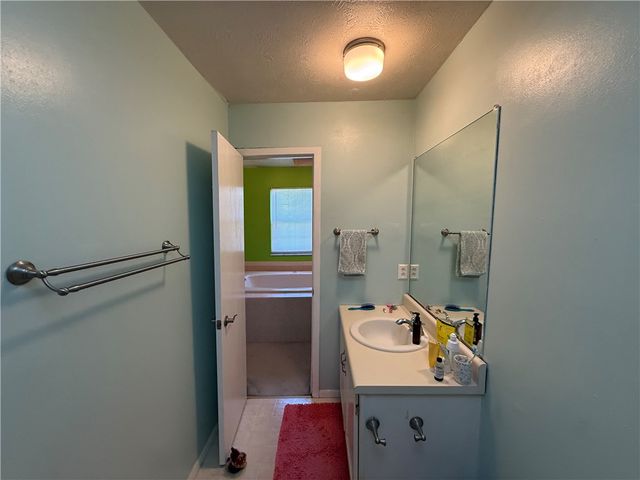 314 Canterbury Ct, Oakmont, PA 15139