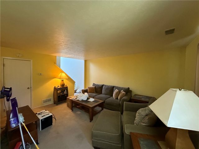 314 Canterbury Ct, Oakmont, PA 15139
