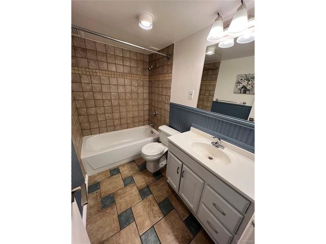 1121 Albion St 607, Denver, CO 80220