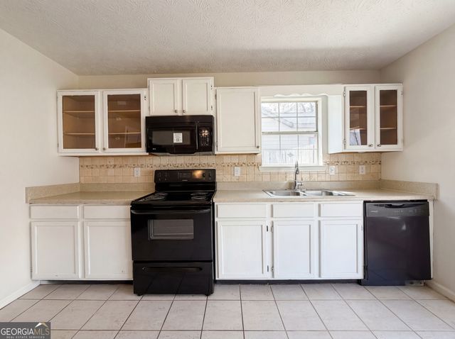 5939 Farmbrook Lane, Rex, GA 30273