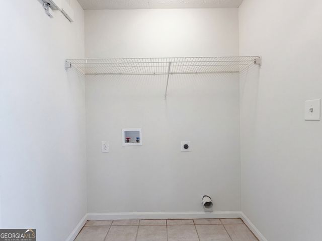 5939 Farmbrook Lane, Rex, GA 30273