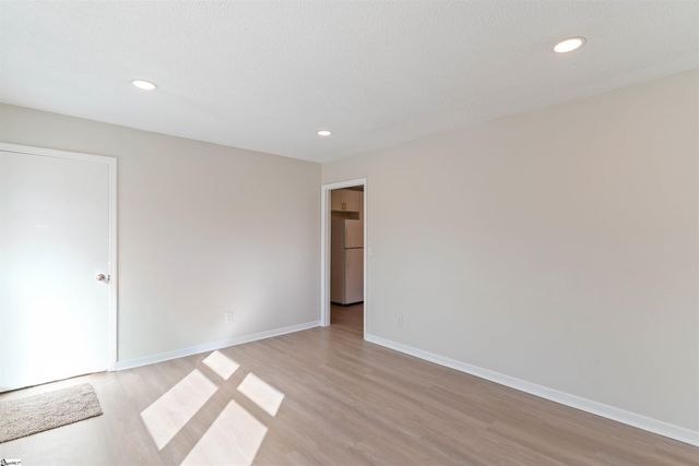 210 N Randolph Avenue, Landrum, SC 29356