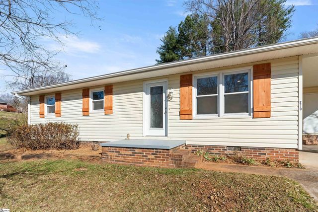 210 N Randolph Avenue, Landrum, SC 29356
